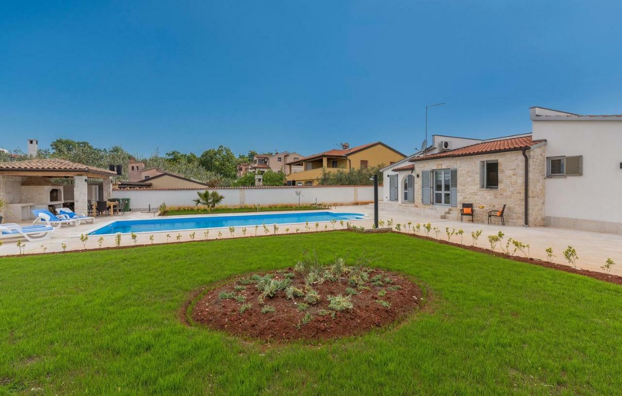 Vila Laura With Private Pool Porec